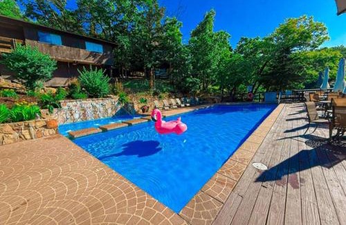 Village of Four Seasons House | Lakeview Treetop Village77-3bed3bapools-8pp