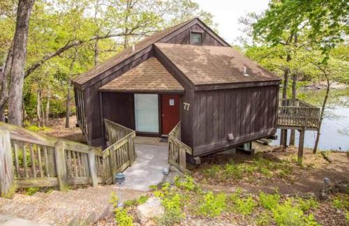 Village of Four Seasons House | Lakeview Treetop Village77-3bed3bapools-8pp