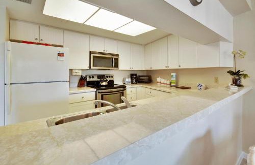 Sunset Beach House | Land's End 1-203 Pool View