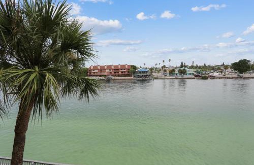 Sunset Beach House | Land's End 3-305 Bay Front - Premier