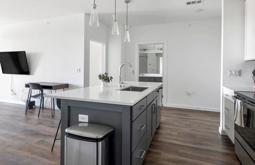 Austin Apartment | Landing | Beautiful 1BD, Clubhouse, Pool