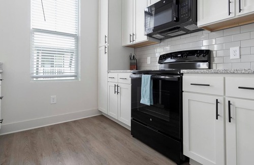 Charlotte Apartment | Landing | Chic Studio, Clubhouse, Pool