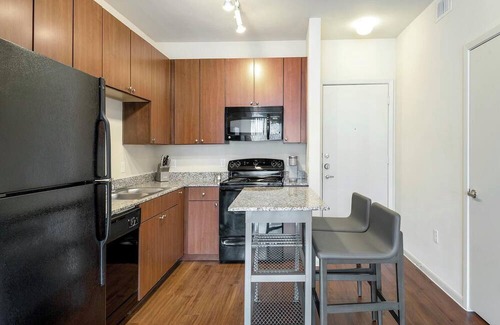 Murfreesboro Apartment | Landing | Spectacular 2BD, Yoga Studio, Gym