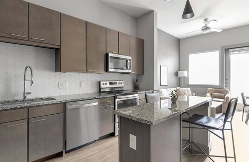 Montopolis Apartment | Landing | Stunning 1BD, Pool, Courtyard