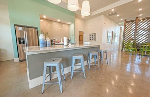 Lockhart Apartment | Landing | Stylish 2BD, Gym, Clubhouse