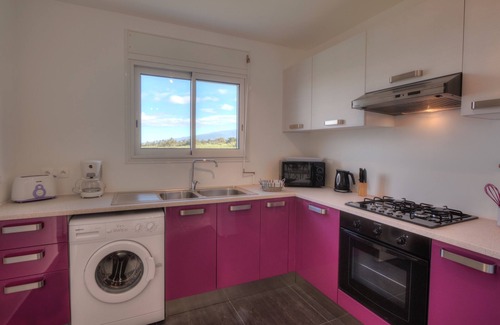 Saint-Pierre De La Reunion Apartment | Large studio in an idyllic setting of a private residence in Saint-Pierre