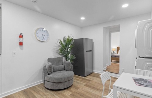 Lawrenceville Apartment | Lawrenceville/Central @2 Stylish &Quiet 1BD w/Prkg