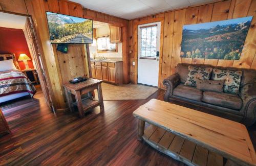 Estes Park House | Lazy R Cottages- 6 cabin