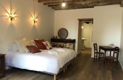 Sainte-Sabine-sur-Longeve House | Le Domaine du Petit Tertre