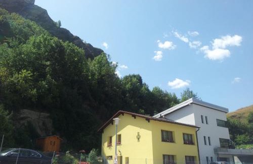 Sion House | Le Merle Châtelain