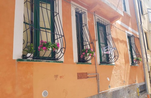 Rione Duomo Apartment | Le Petit Bouganville