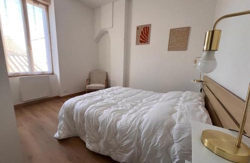 Le Bourg Apartment | Le Petit Sud - Appartement Proche des Halles - Wifi