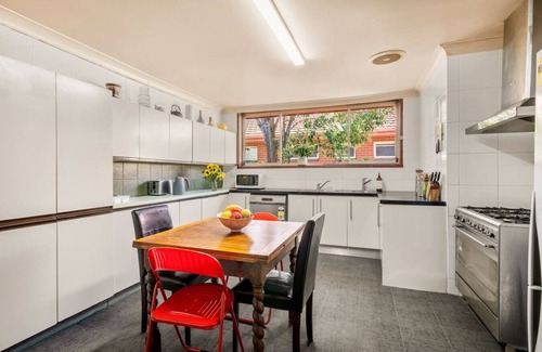 Fairfield House | Leafy Lodge @ Art House