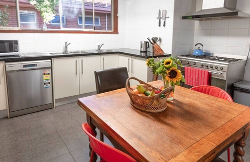 Fairfield House | Leafy Lodge @ Art House