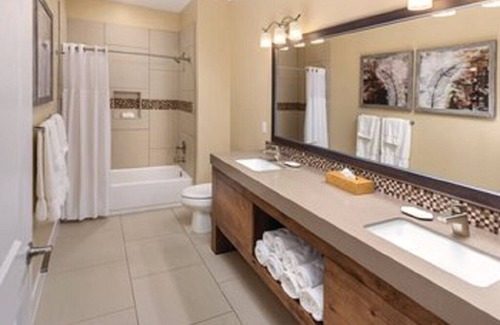 St. George Resort | Leave your worries at the door!