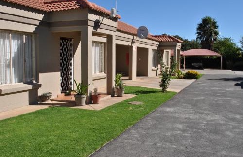 Lichtenburg House | LeHiel Guesthouse