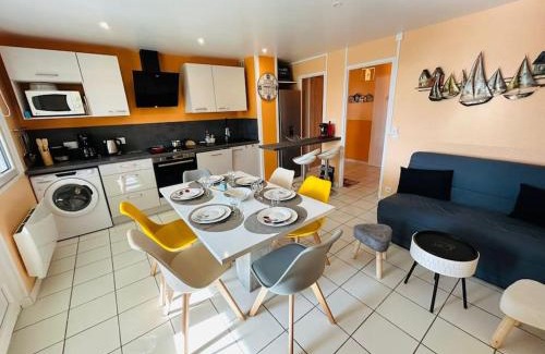 Bourgenay Apartment | "LES COULEURS DU LAC" Appartement 8 personnes, sur 2 niveaux, accès piscines gratuit, village vacances