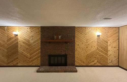 Saskatoon House | Licensed Private Cozy Basement Suite Near Downtown Saskatoon