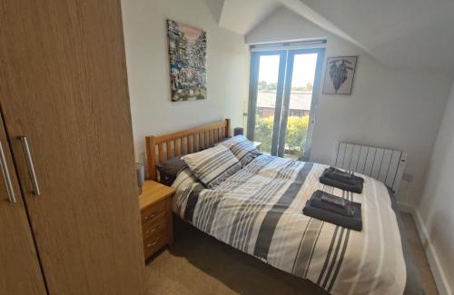 Cambridge Apartment | Light modern 1 bedroom apartment