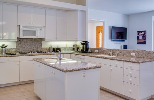 The Movie Colony House | Lions Gate Estate Holiday home 4