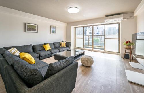 Hiroshima City Centre Hotel | LIT広島駅前 広島駅から徒歩5分 全室リバービューでベッドはairweaveを採用 Spacious rooms with river views all to yourself Supported