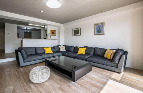 Hiroshima City Centre Hotel | LIT広島駅前 広島駅から徒歩5分 全室リバービューでベッドはairweaveを採用 Spacious rooms with river views all to yourself Supported