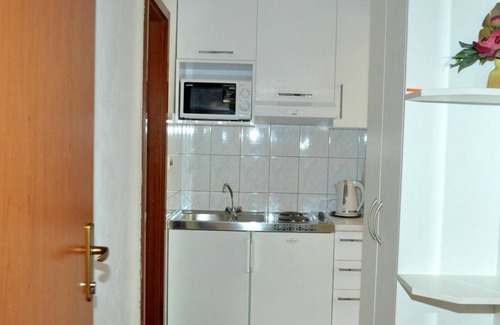 Ratac Apartment | Ljuba - 130 Meter From sea - A4