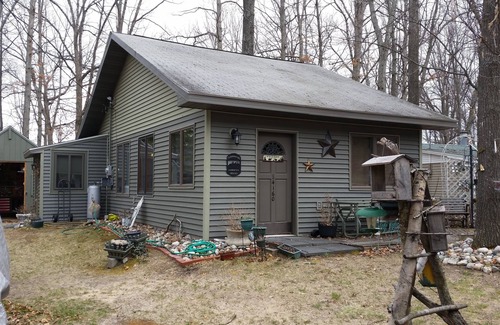 Harrison Cabin | ! Located in Cranberry lake, Harrison Mich. Beautiful Cabin getaway,! π
