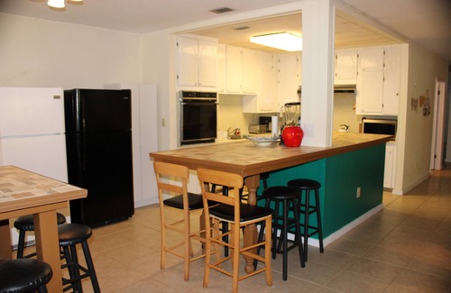 Branford House | Located on the Santa Fe River perfect for boating & tubing on the Ichetucknee.