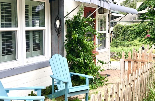 Mount Dora House | Location! Location! Location! In the middle of Downtown Mt Dora!