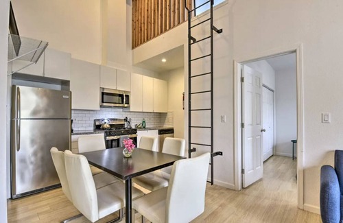 Belding Woods House | Loft 1700A two blocks from Bart and Amtrek