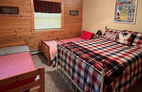 Naples House | LOG CABIN WITH ACCESS TO SEBAGO COVE. SLEEPS 10