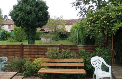 Chauvigny Hotel | Logis Hôtel Beauséjour