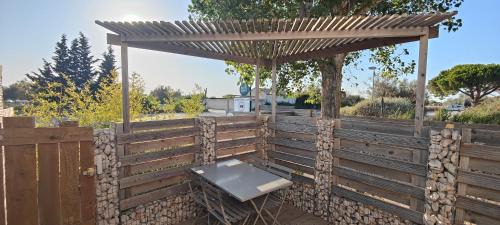 Saintes-Maries-de-la-Mer Apartment | Logis Le Nid du Pont de Gau