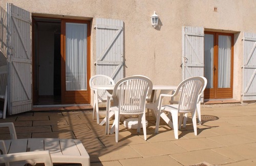 Village House | Lou Picatas" gîte with terrace