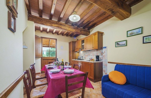 Orentano Apartment | Lovely apartment for 7 guests with A/C, WIFI, pool, TV and patio