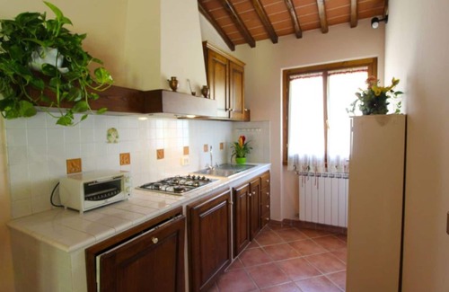 Castelfranco di Sopra Apartment | Lovely apartment for 6 guests with pool, WIFI and pets allowed