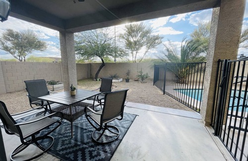 Sheely Farms House | Lovely and spacious home!10 minutes away to the State Farm Stadium.