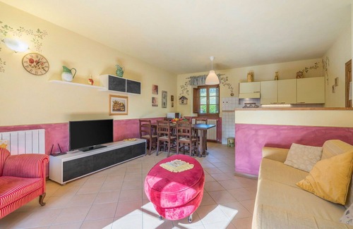 Cutigliano Apartment | Lovely apartment for 4 people with pool, WIFI, TV and pets allowed