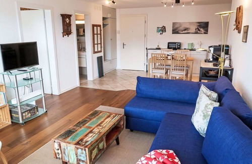 Trin Apartment | Lovely apartment for 2 guests with WIFI, TV, balcony, pets allowed and panoramic view
