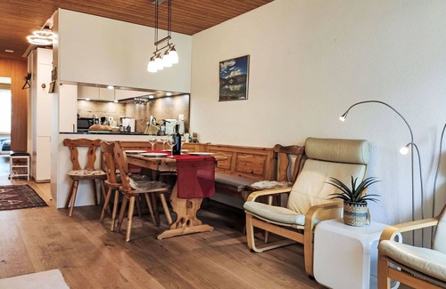 Davos-Dorf Apartment | Lovely apartment for 4 guests with WIFI, TV and balcony