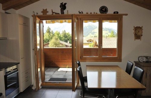 Adelboden Apartment | Lovely apartment for 5 people with WIFI, TV and balcony