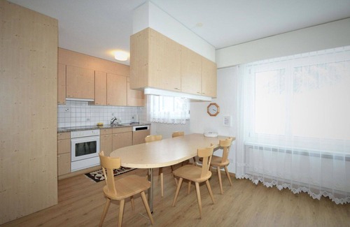 Valbella Apartment | Lovely apartment for 4 guests with TV, balcony and pets allowed