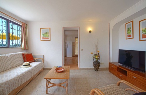 Mem Moniz House | Lovely apartment in villa for 4 people with A/C, WIFI, pool, TV, terrace and panoramic view
