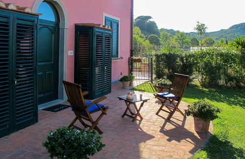 San Michele di Moriano Villa | Lovely apartment in villa for 5 guests with WIFI, pool, A/C, TV and terrace