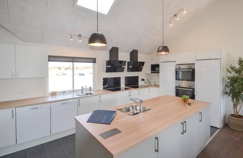 Grenaa House | Lovely home in Grenaa with sauna