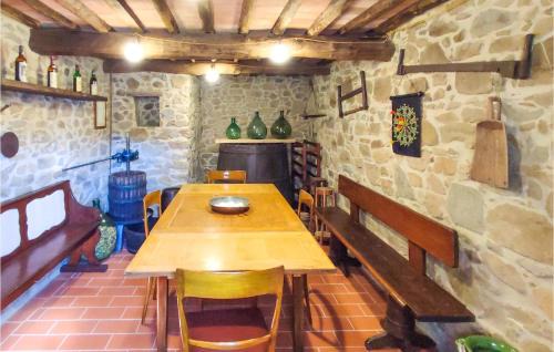 Macchino House | Lovely Home In Marliana With Wifi