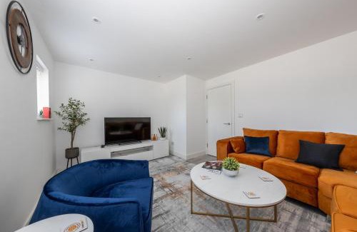 Luton House | LUTON LUXURY LIVING, LARGE PREMIUM HOUSE, NEWLY BUILT, FREE PARKING FOR UP TO 4 VEHICLES, GREAT ACCESS TO CENTRAL LUTON & THE M1 and A6, PERFECT FOR CONTRACTORS