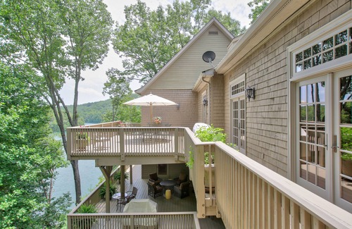 Big Canoe House | Lux Lake Front, 7Bd/7.5Ba, close to all amenities, well stocked, feels like home