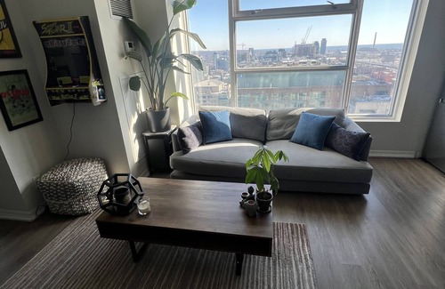 Financial District Condo | Lux Studio Suite In The Heart Of Downtown Toronto